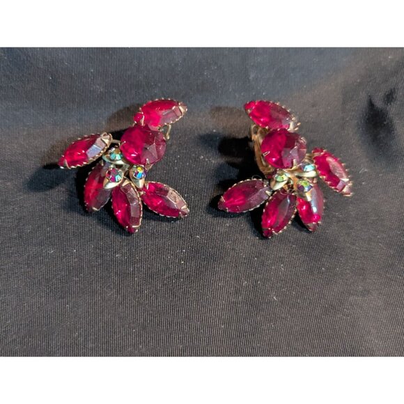 Vintage Red Rhinestone Clip-On Earrings Floral Shape Glam Jewelry estate - Picture 3 of 5